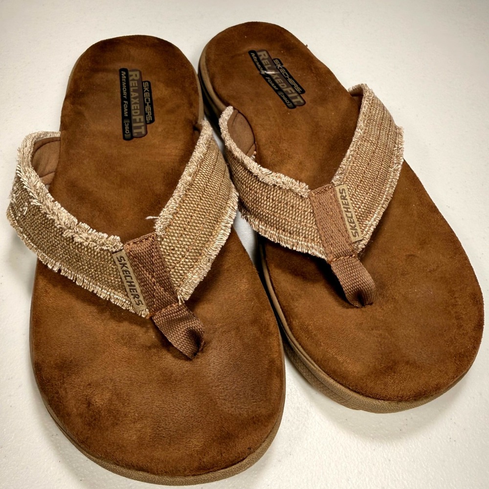 Skechers Relaxed Fit Memory Foam 360 Brown Canvas Flip Flop Sandals Mens Size 9
